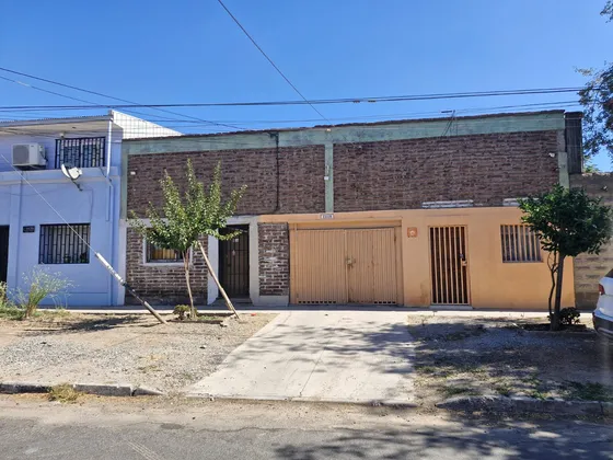 Vende Amplia Propiedad Quinta Normal