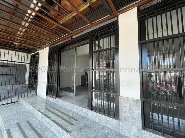 Local En Alquiler En La Avenida Ayacucho A Pie De Calle 24-5293 Holder 