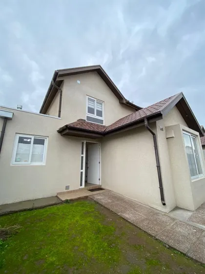 Casa En Arriendo Nueva. En Machalí