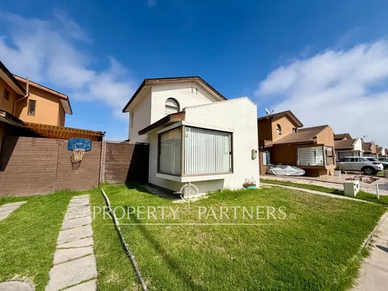 Exclusiva Residencia En Condominio Privado Cn Exce...