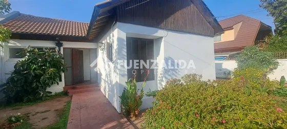 Casa En Arriendo De 4 Dorm. En La Reina