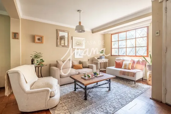 Amplia Casa Con Gran Terreno Y Opción De Segundo Baño