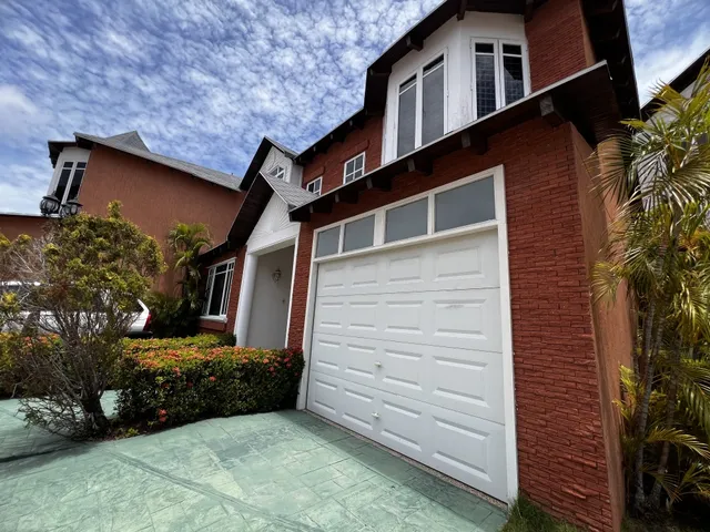 Amplio Townhouse Estilo Americano, Majestic Place