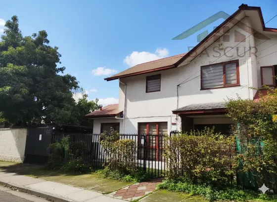 Amplia Casa En Venta Sector Barrio Esmeradla