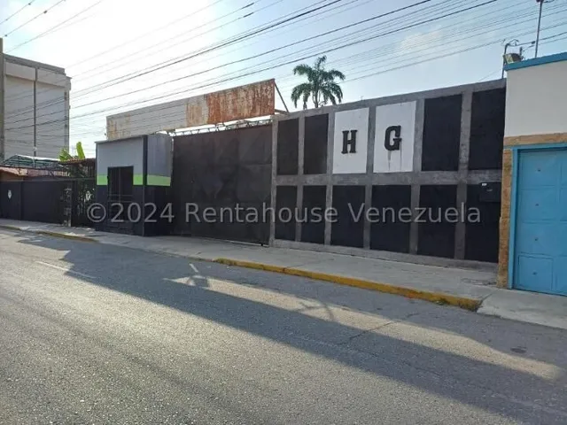   *jl/oportunidad De Negocio Galpón Cerrado 1 Abierto, 2 Casas Local Y Mas  En Venta  Barquisimeto, Centro  Lara, Venezuela/ José López #  24-15926 /  920 M² 