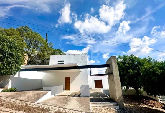 Venta Casa Vista Real, Querétaro 100 M2 Jardín