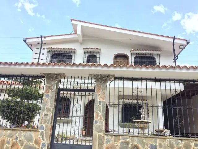 Global Vende Casa Quinta En Las Chimeneas Calle Cerrada