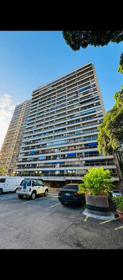 Apartamento Vista Aml Norte De Caracas. Vista Avila . Apartamento Tipo Suites Oara Invesion. Facil Acceso . Transporte Público. Cera Metro Entre Estación Miranda Y Dos Caminos.