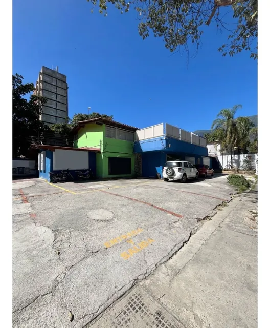 Casa Comercial En Chuao Venta/alquiler
