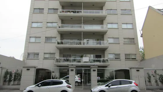 Torre De Categoría En El Centro De Quilmes