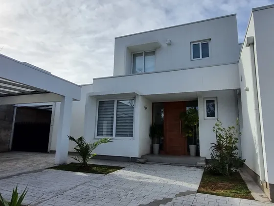 Moderna Casa Excelente Estado