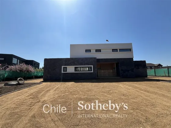 Casa De Estreno En Las Brisas De Santo Domingo