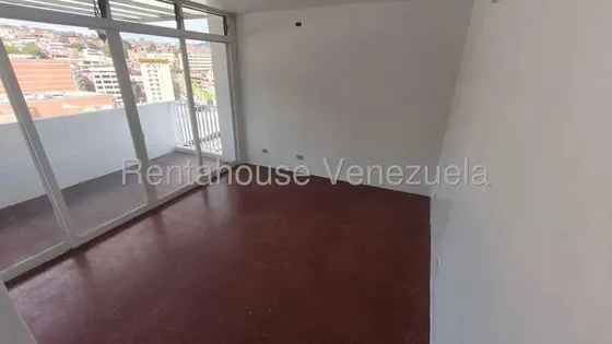 Yb Se Ofrece En Venta Amplio Apartamento En La California Norte #27-2844