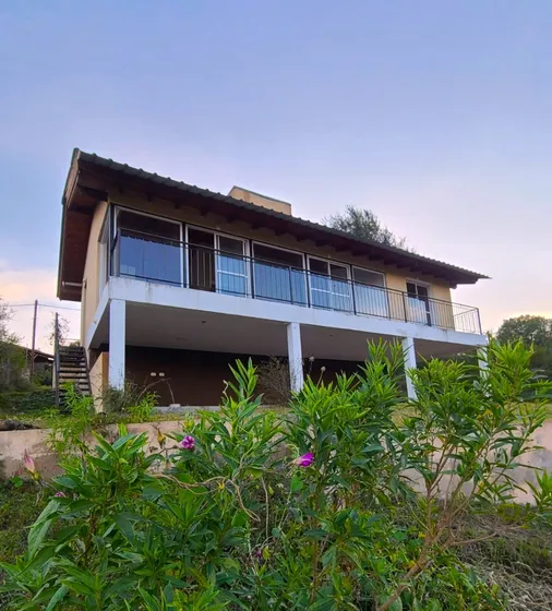 Vivienda De 3 Dormitorios En Venta - Barrio Las Lagunitas, Villa General Belgrano