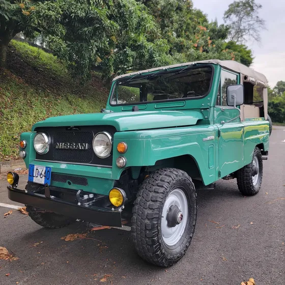 Nissan Patrol Modelo 1980 Placas Antiguo Motor 4.000 Cc