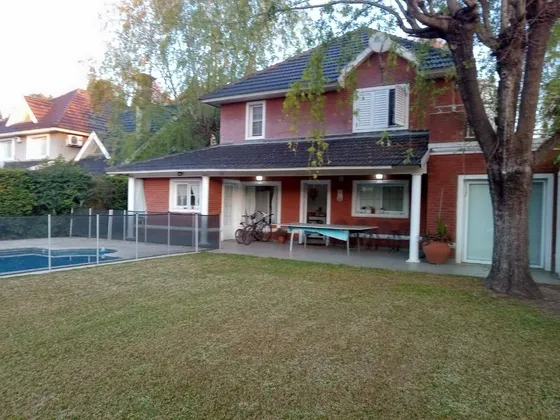 Alquiler Casa 3 Dormitorios Solar Del Bosque Con Cochera