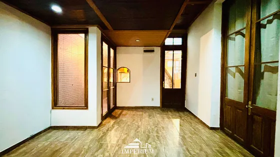 Excelente Oportunidad!! Casa De Tres Dormitorios Más Local En Cordón 