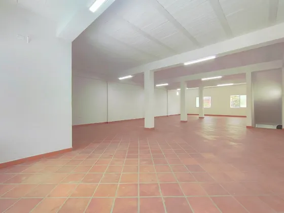 Local En Arriendo En El Llano. Cod A29888