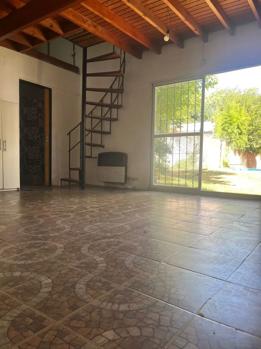 For Sale: Country House with 2 Bedrooms + Studio Apartment and Swimming Pool in Moreno