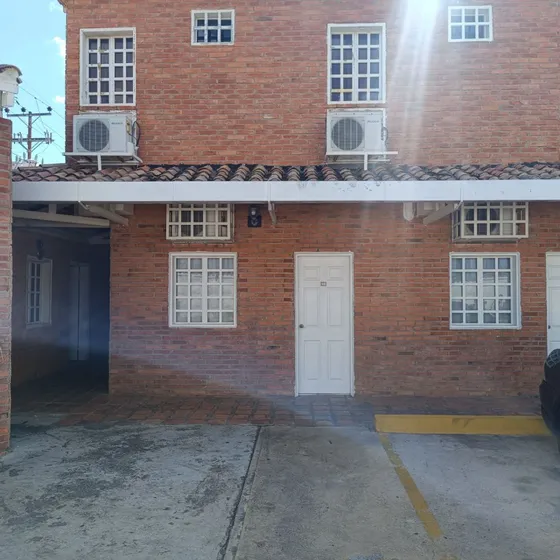 Se Vende Espectacular Inmueble Para Residencia U Hotel De 1460 Metros Cuadrados De Construcción, Ubicado En La Ciudad De Anaco. (a.p)