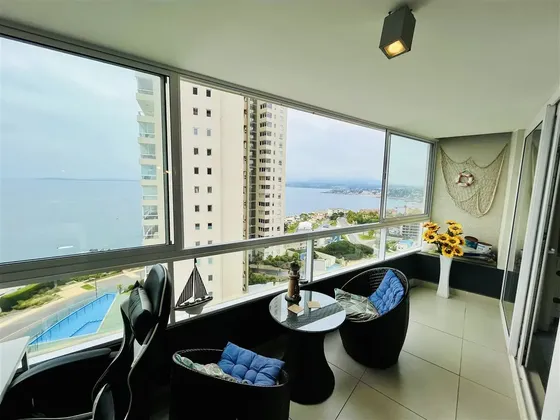Departamento En Venta Con Vista Al Mar, Costa De Montemar.