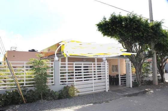 Se Vende Casa Tipo Local Comercial En La Zona Santo Domingo  Este