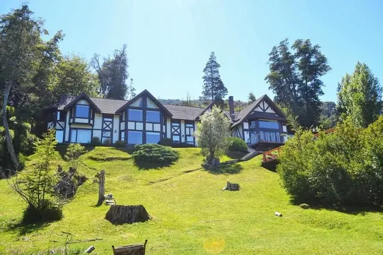Hosteria Full House En Altos De Manzano, Villa La Angostura