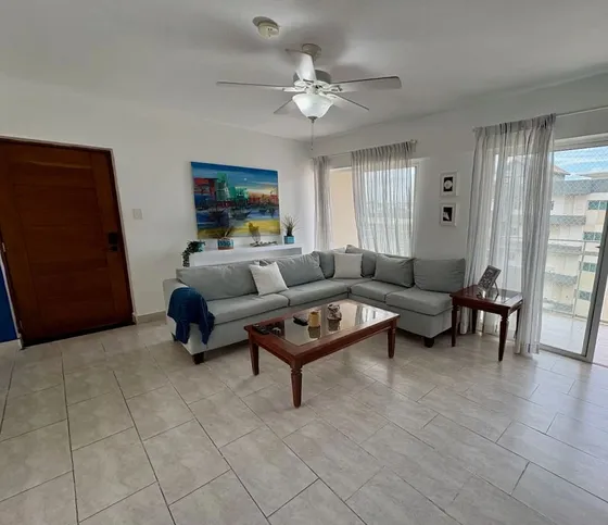 Apartamento En Venta Cerca De La Zona Colonial Y Del Río Ozama, Disponible Amueb