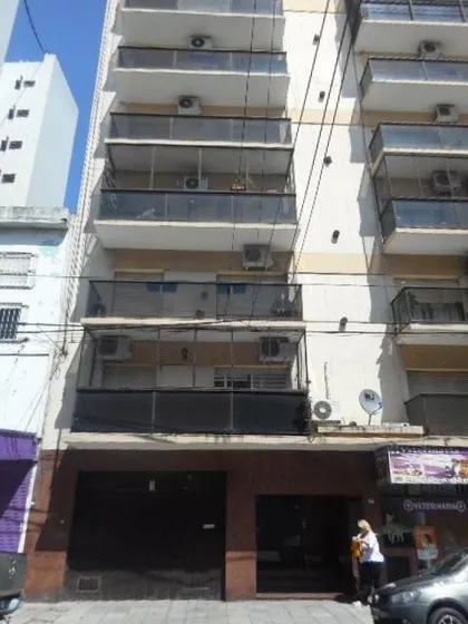 Monoambiente Muy Luminoso, Muy Buen Estado Y Con Vista A Pla