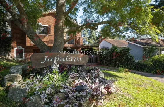Casa En Venta De 3 Dormitorios En Punta Del Este.