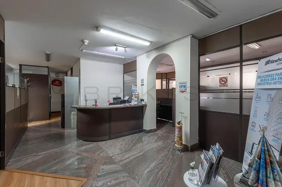 Oficina En Arriendo/venta En Chico Norte. Cod A1324