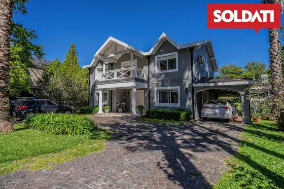 Casa En  Ayres De Pilar En Venta. 5 Cuartos.apto Crédito