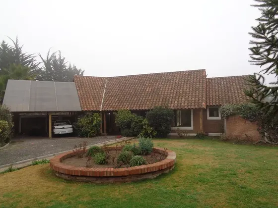 Casa En Céntrico Condominio