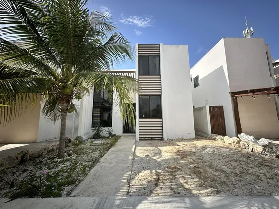 Casa En Venta Merida, Playa Chelem, Mod. Coral, Listo.