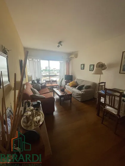 Venta- Apto. 2 Dorm + Servicio Completo Y Garaje.  Av. Brasil (próx Embajada De España)