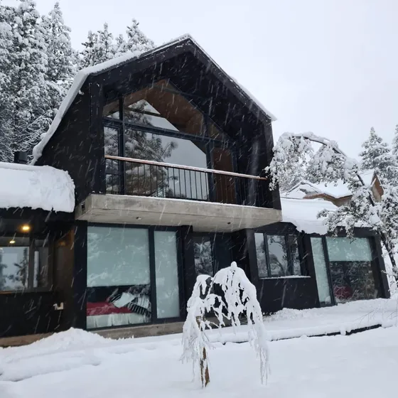 Casa En Venta - 3 Dormitorios 3 Baños - 2.100mts2 - San Martín De Los Andes