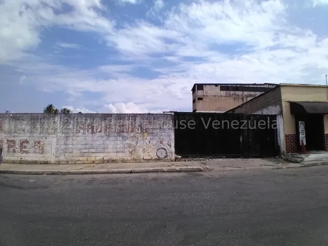 Francisco Rojas Norscia Rentahouse Vende, Terreno Comercial En Pleno Centro De Yaritagua, Yaracuy, 2 4 - 1 8 9 1 8, Ideal Para Taller Mecanico, Autolavado, Parada De Camiones O Deposito, Llama Ya!!