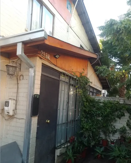 Casa Dos Pisos En Pasaje