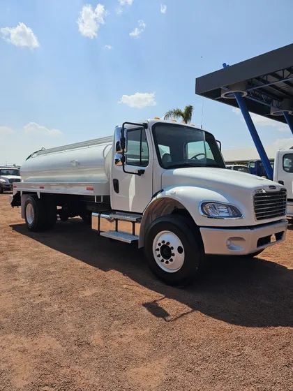 Freightliner M2 35k Modelo 2012 Pipa De Agua 10,000 Litros