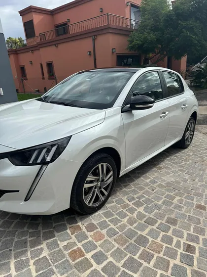 Peugeot 208 1.6 Feline Tiptronic