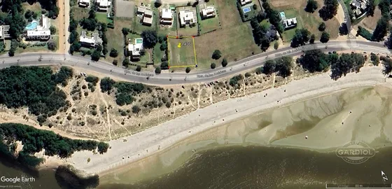 Terreno En Colonia Del Sacramento Sobre Rambla Costanera, Barrio Sheraton