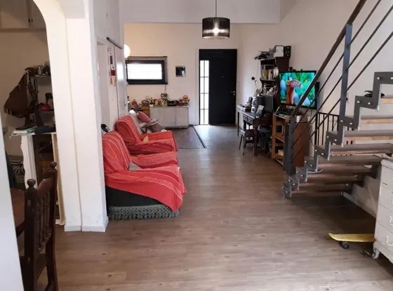 Casa Venta - 3 Dormitorios 3 Baños - 360mts2 Totales - Valentin Alsina