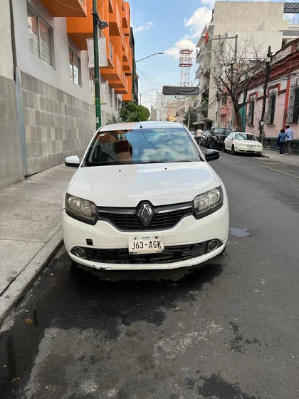 Renault Logan 1.6 Dynamique Mt