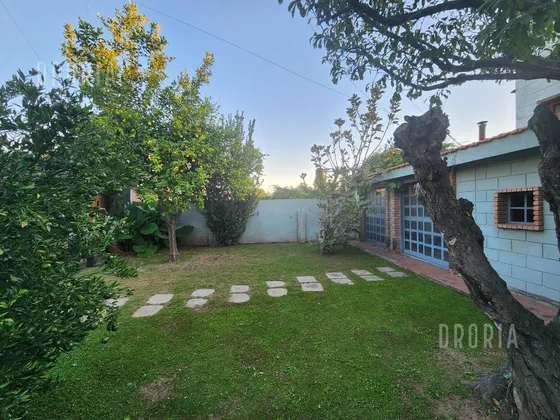 Casa En  Venta 3 Dormitorios B° Los Naranjos