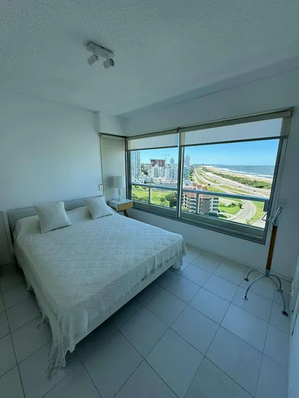 Venta Apartamento 2 Dormi + Dep De Servicio Vista Al Mar Punta Del Este 