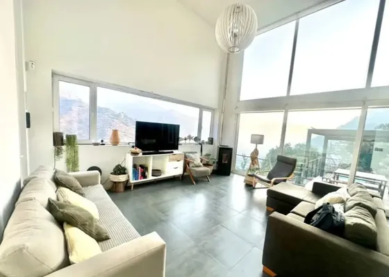 Casa En Venta En Lo Barnechea Con Terraza
