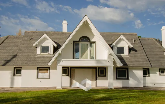 Venta De Casa En Country Club San Diego, Moreno