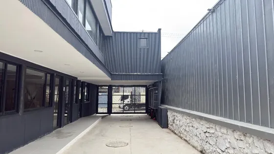 Arriendo Oficina Cerro Placeres Con Estacionamiento