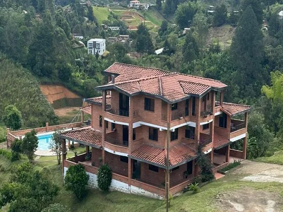 Finca En Arriendo Ubicada En Guarne Sector El Crucero (24700).