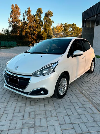 Peugeot 208 1.6 Allure Tiptronic